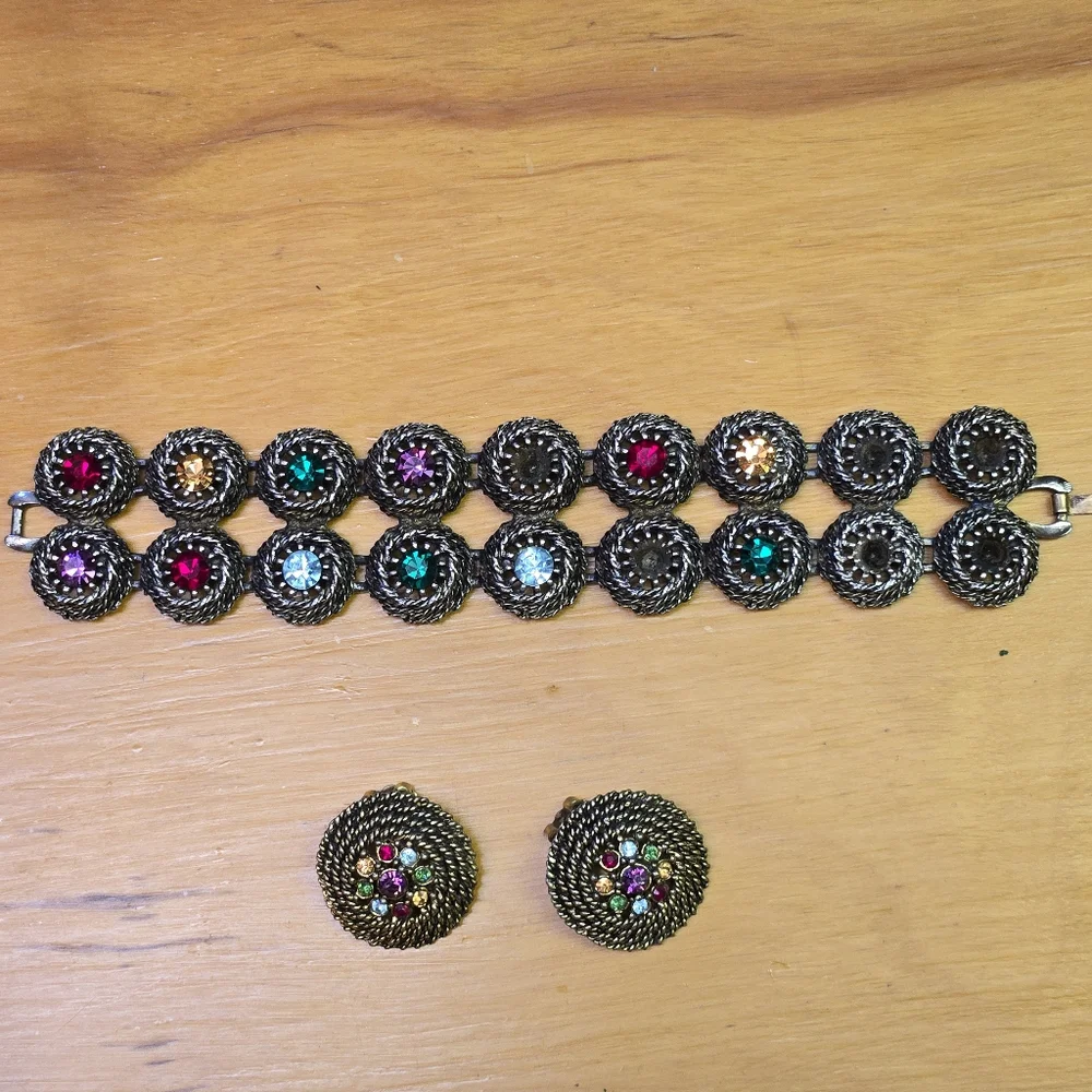 Judy Lee vintage bracelet & clip on earrings